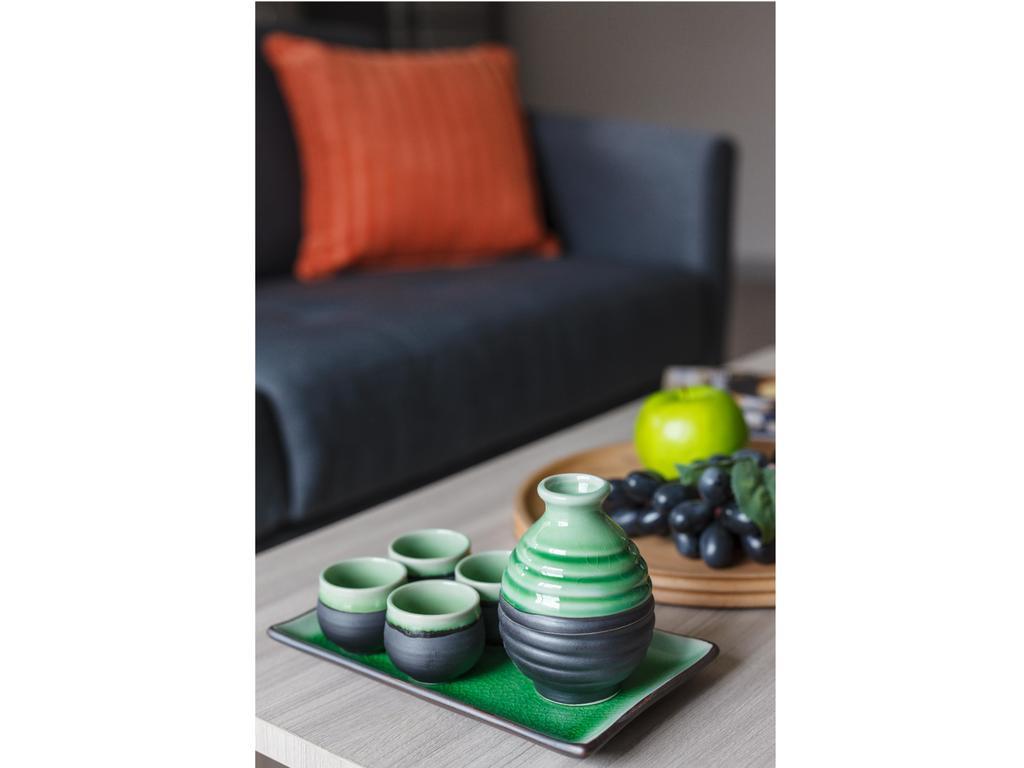 Madera Sriracha 4*
